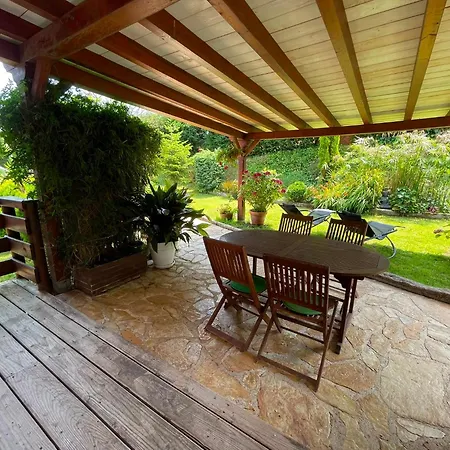 Hébergement de vacances Paraiso De Livia, Casa Con Piscina 5 Personas En *