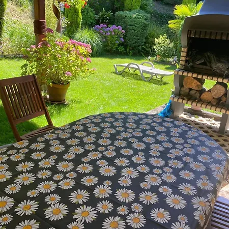 Paraiso De Livia, Casa Con Piscina 5 Personas En Hébergement de vacances Molledo