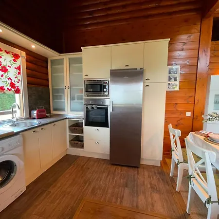 Paraiso De Livia, Casa Con Piscina 5 Personas En Hébergement de vacances *
