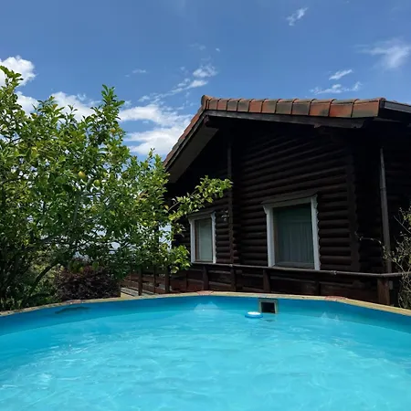 Paraiso De Livia, Casa Con Piscina 5 Personas En Hébergement de vacances Molledo